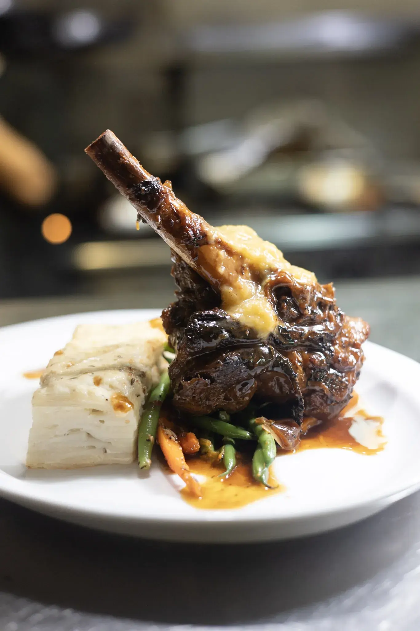 Warm dining room details at Jackie Rey's Kona.